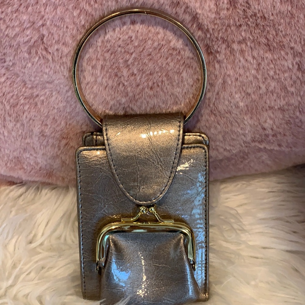 Wristlet wallet